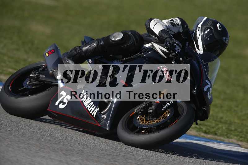 /02 29.01.-02.02.2024 Moto Center Thun Jerez/Gruppe schwarz-black/75